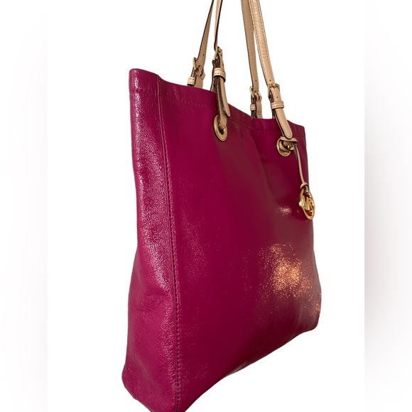 Beautiful eye catching fuscia pink patent leather tote. By Michael Kors. - Picture 12 of 14